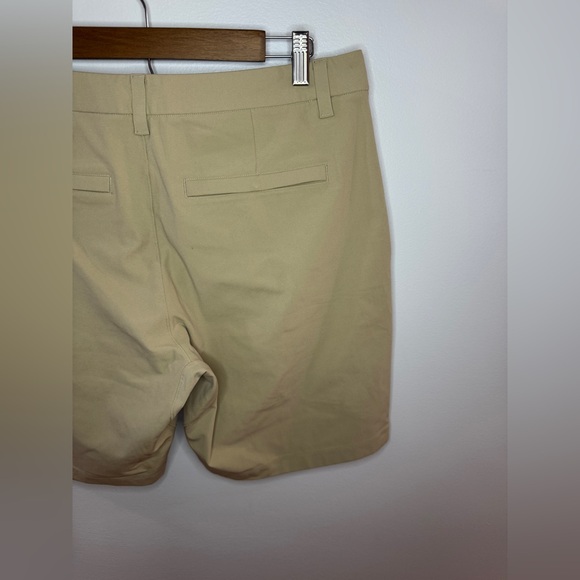 Pre-Owned Size 34 Lululemon ABC Classic Fit Golf Short 9” Inseam in Tan - Picture 8 of 11